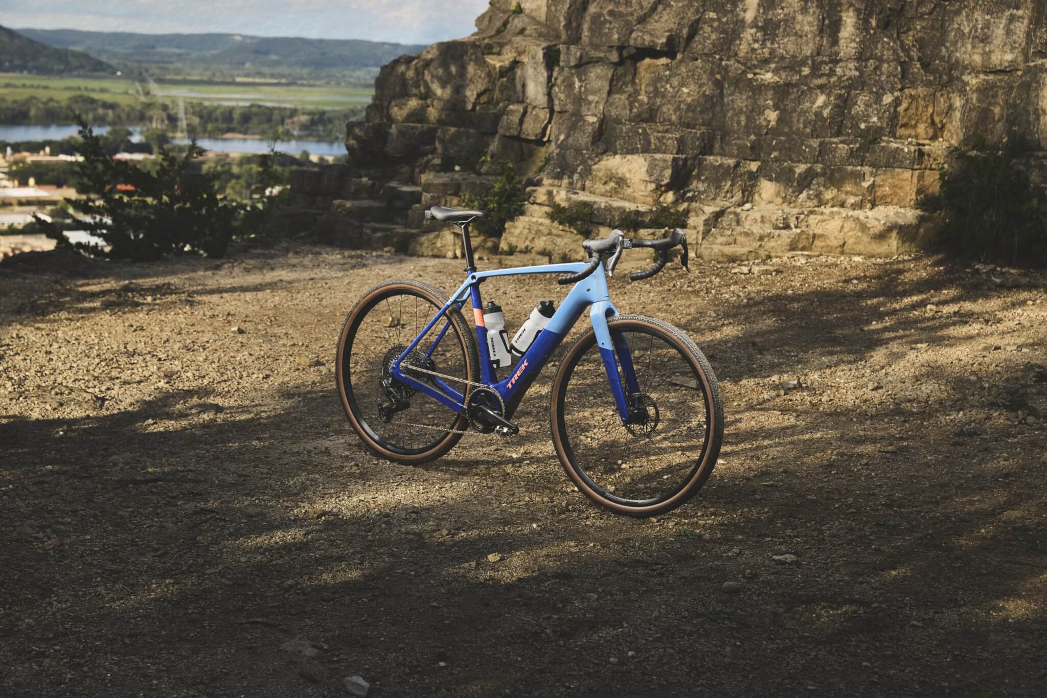 Trek Checkpoint+ SL sähköavusteinen gravel-pyörä TQ HPR60 -moottorilla.